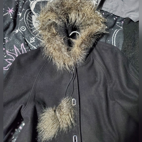 Venus Black Faux Fur Trim Coat - Picture 4 of 6